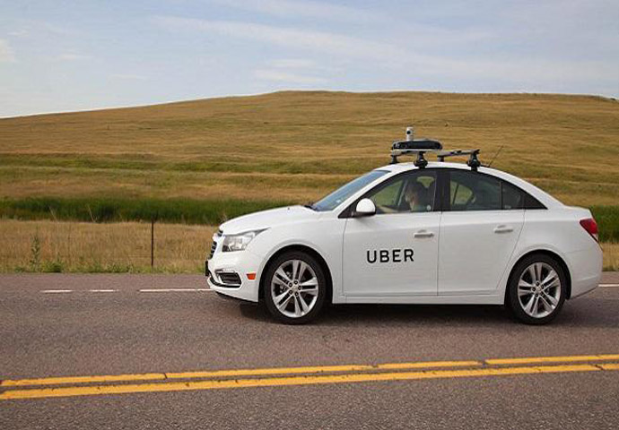 Uber estrena servicio con automóviles autónomos en San Francisco