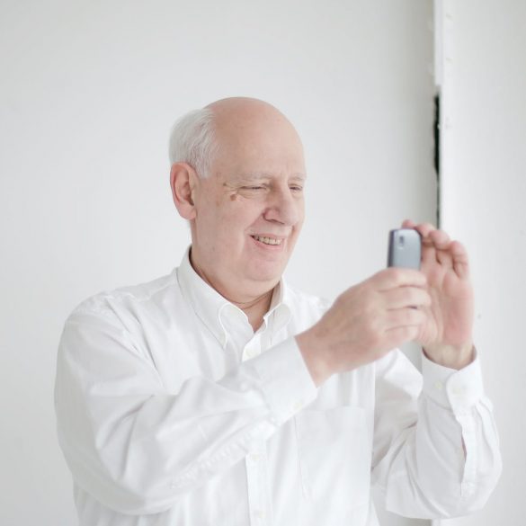 Los mejores teléfonos inteligentes para personas mayores