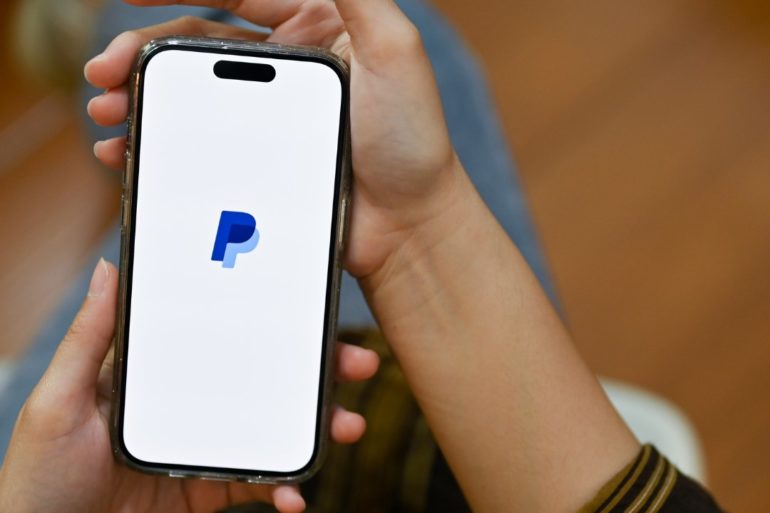 PayPal en un teléfono celular