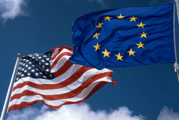 banderas UE y EEUU